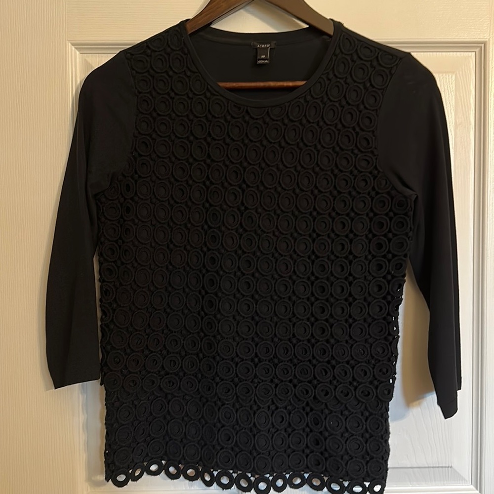 J. Crew XS 3/4 length sleeve shirt with circle embroidery detail on front.